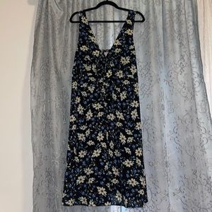 Lightweight tie front daisy dress
